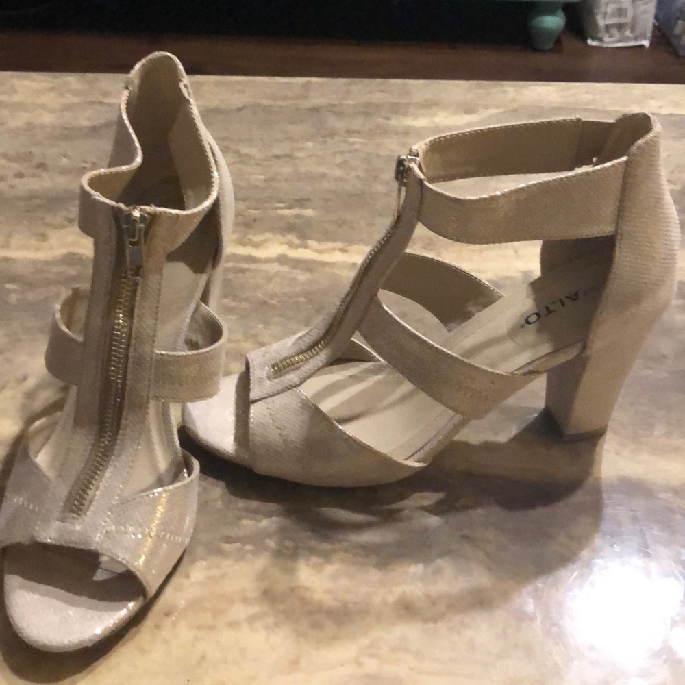 Rialto Heels - Gold Shimmer - Size 9